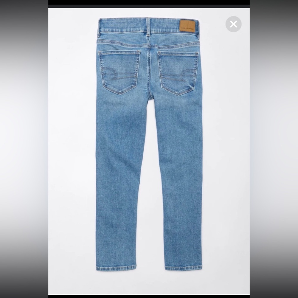 American Eagle Artist Crop